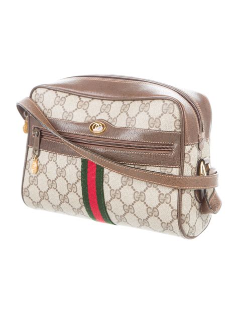 I Tested the Timeless Elegance of Vintage Gucci Bags from the 